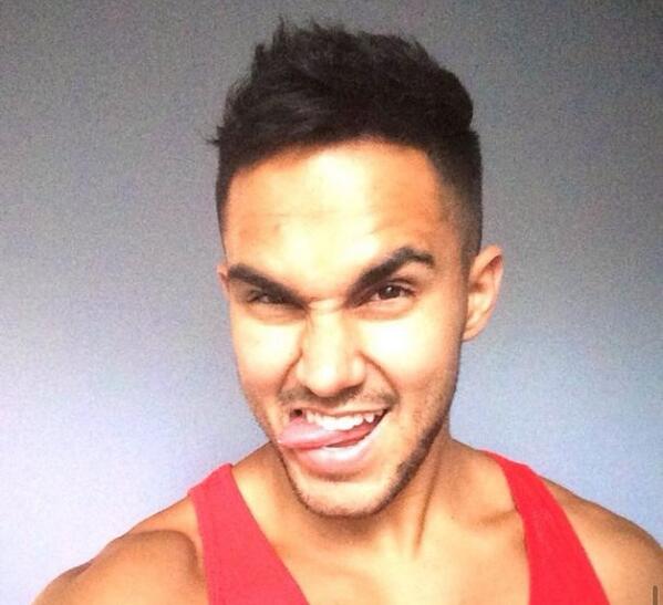 CarlosPenaVBR's tweet photo. Agora sabemos o porque que o Los estava deixando seu cabelo crescer... todo mundo entrando na onda do Logan http://t.co/5tVbGESueW