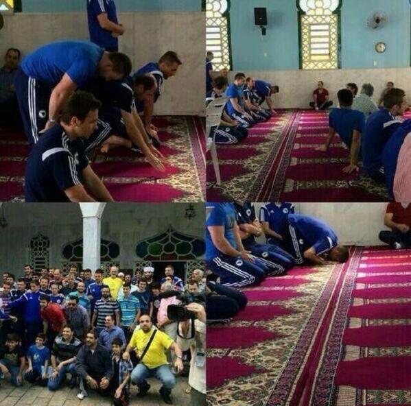 IlmFeed's tweet image. Players from Bosnia's national team pray at the Cuiaba Mosque, Brazil on Friday. 

Follow: @IlmFeed
