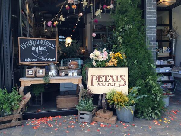 BricklaneBread's tweet photo. We're here stop by and pick up some blooms and #artisan #bread http://t.co/qQf54zIpR6