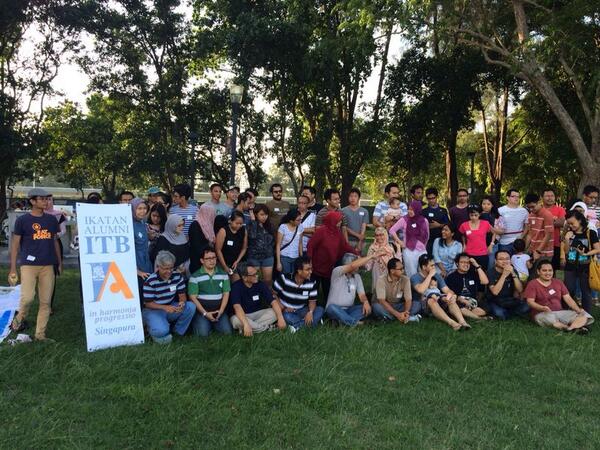 Acara gathering IA ITB Singapura yg tadi siang.... Thanks utk sahabat2 yg sudah hadir...