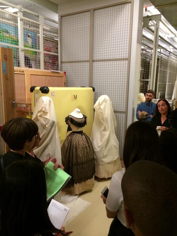 maritasmit's tweet image. Met internationale bloggers in het depot @gemeentemuseum #voorproefje #modetentoonstelling #bijzonder