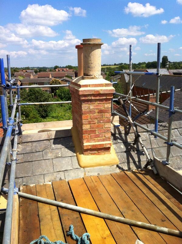 AbstractBuildin's tweet image. Chimney rebuild complete. #olney #miltonkeynes #buildingexpertise