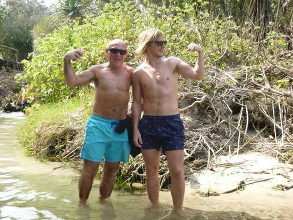 wikeymilson's tweet photo. #sunsoutgunsout #swans #gunshow #father #son http://t.co/kMHXeKFKPi