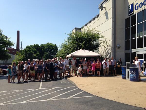 #putsolaronit #nashville <a href="/SierraClubTN/">Sierra Club TN</a> #climatechange #SolarEnergy thanks to everyone who came out! RT plz!