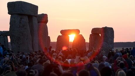 CBCNews's tweet photo. Summer solstice 2014: the year's longest day http://t.co/w1Eyvfbme8 http://t.co/JbXgjGAkbg