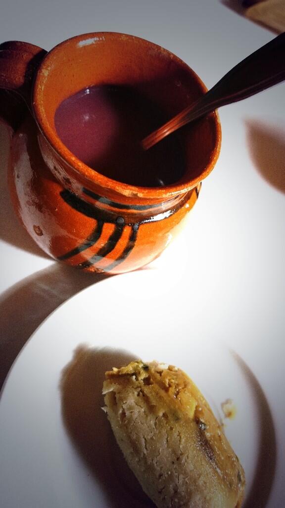 PrunMxd's tweet photo. #Hallazgo tamalito de hongo amarillo y atole agrio de Ixtenco @mexdesconocido mmmm @hsoltepec @SECTURTlaxcala http://t.co/Hd2AtbZt64