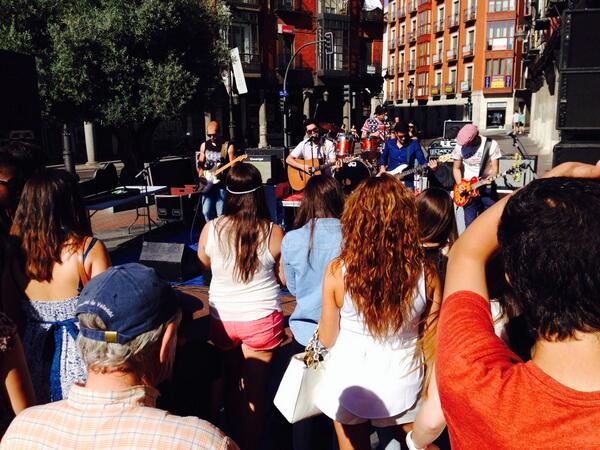 <a href="/eLe_De_eMe/">eLe De eMe</a> en Fuente Dorada #Valladolid tocando en la #FiestadelaMusica