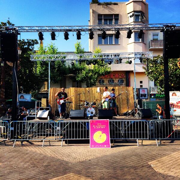 LSnBB's tweet photo. Rendez vous a 23h sur la scène du cours Foch à Aubagne pour fêter la musique comme il se doit ! http://t.co/7ePodleZqf