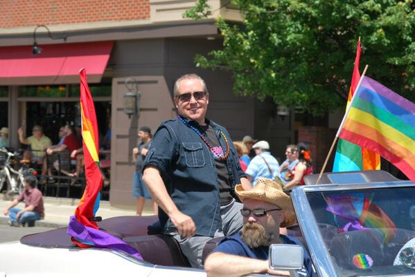 SpencersWriting's tweet photo. Grand Marshall Fast Freddy @NorthShorePride #SalemMA #NorthShorePride #GoOutLoud #NoBoPride #NorthofBoston #GoLocal http://t.co/n2t1X8yMjv