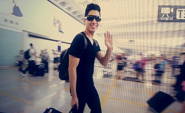 What's up HK!  Filming my tour around Hong Kong! I had so much fun Hong Kong! #showclub