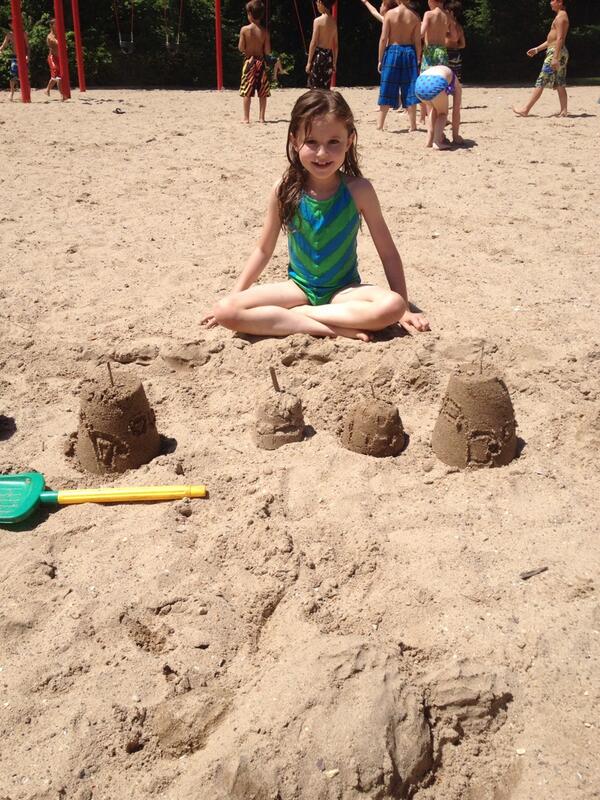 Wclpool's tweet photo. Sandcastles! #WoodcliffLakeDay http://t.co/5aiOQE88So