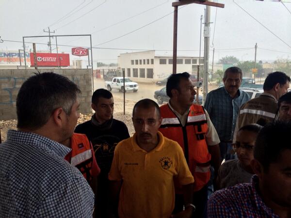 PCcoahuila's tweet image. Por instrucciones del Gobernador @rubenmoreiravdz seguimos en atención en #Acuña Col #Acoros @alunacanales