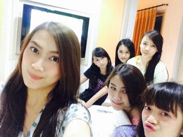 MelodyLaksani's tweet image. Kedatangan tamu2 imut🙆