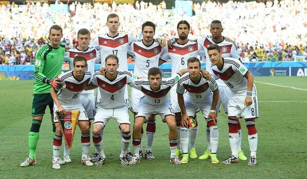 DFB_Team's tweet photo. Halbzeit! #GHA macht die Räume eng, kontert gefährlich. Wir sind noch nicht richtig im Spiel! #aneurerseite #GERGHA http://t.co/R4nzInQMuI