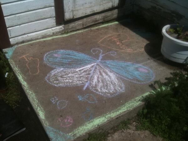 CarmelJoyBaird's tweet photo. One of my daughters best friends sent me a butterfly today! Thanks Taylor :) #cmt #momsamedium http://t.co/W2CGE02qo0