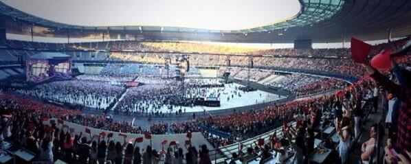 France_OTRAT's tweet photo. DRAPEAU FRANÇAIS http://t.co/tAtCnktIGm