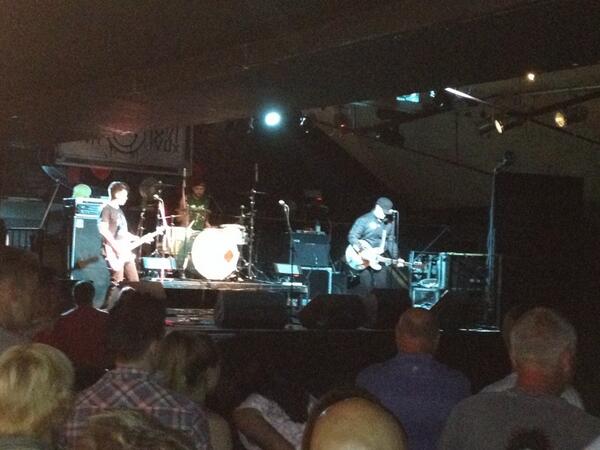 noisyarticle's tweet photo. Noisy Article at the Robin 2: Blink182 x and Greenday http://t.co/EeFCli7SxS