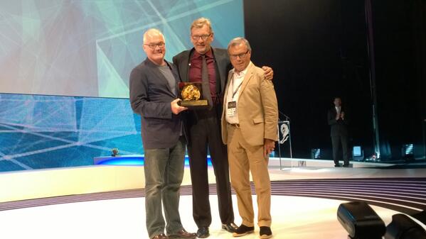 Cannes_Lions's tweet photo. Sir Martin Sorrell &amp; John O’Keefe accept the Holding Company of the Year for @WPP #CannesLions http://t.co/c5bvcXuv63
