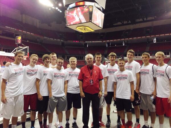 DBPortell's tweet photo. HHS varsity basketball squad with coach Bo Ryan http://t.co/nkFuDhP5vf