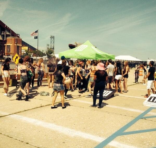 TheParamoreArmy tweet picture