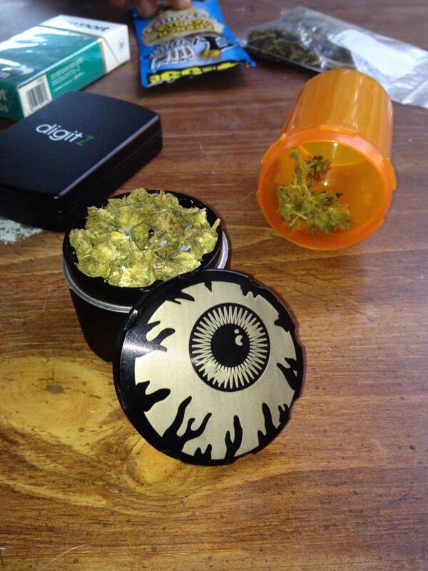 martinez5917's tweet image. My $40 dollar grinder does work! I do not regret buy in! #dodi #grinder #trippykit #trap