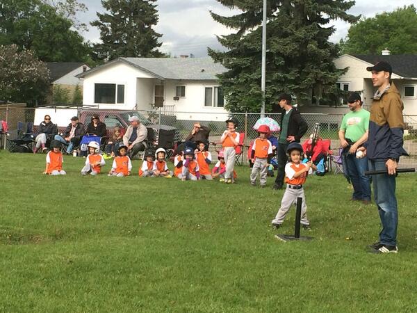 FHLL_baseball's tweet photo. First year with 4 to 6 year olds playing in the league.  #funtimes #baseball http://t.co/H8vqyM4YJ2