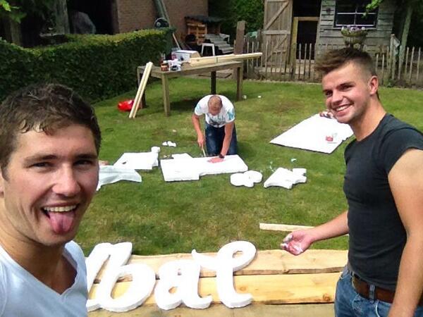 HetStrandBal's tweet image. Jaja de voorbereidingen voor Strandbal zijn al in volle gang! Hier alvast een sneak preview!