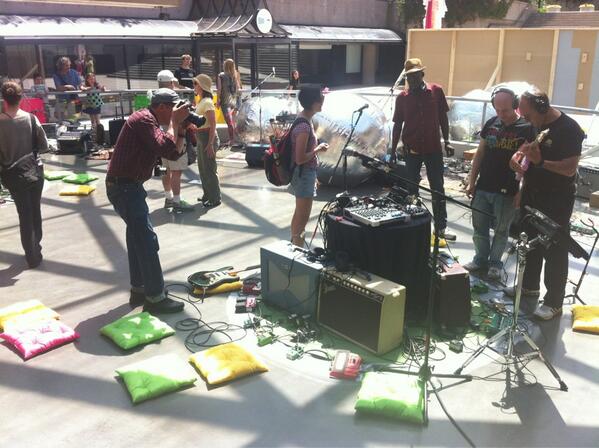 TIME WANTS YOU. ROBSON SQUARE. LOWER RINK. RIGHT NOW. #time2014 <a href="/vanjazzfest/">rairynha</a>