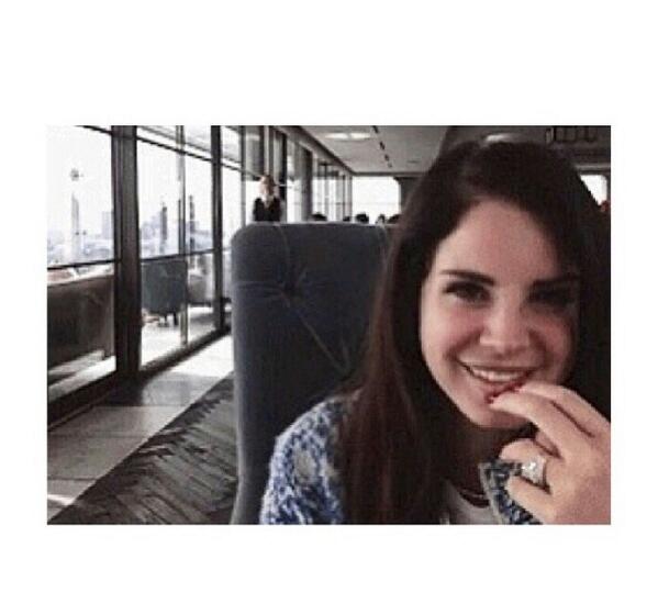 #LanaDelReyBirthday ily @LanaDelRey