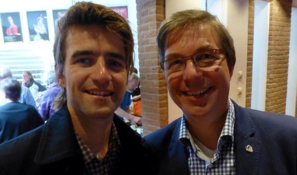 <a href="/marktuitert/">Mark Tuitert</a> onthult jaarpaal 2013 van <a href="/Wereldtijdpad/">Wereldtijdpad</a> in Holten. Prijs, Oad dagreis voor 2 pers, voor lezer <a href="/tubantia/">Tubantia</a>