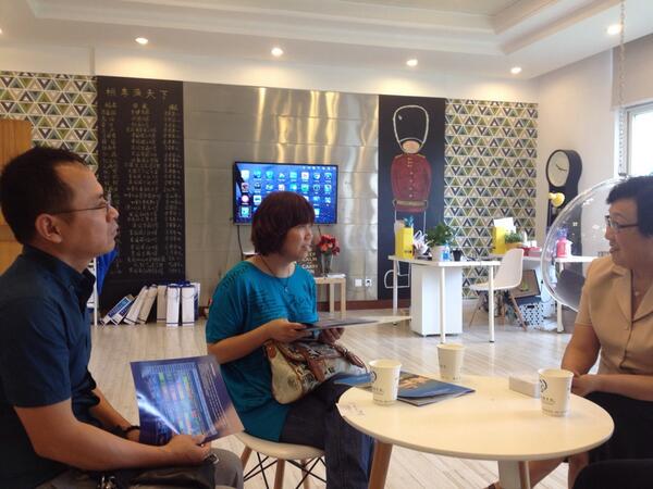 BF_Group's tweet image. Ms Guo and the parents of Taylor, 16, discuss the merits of an International education