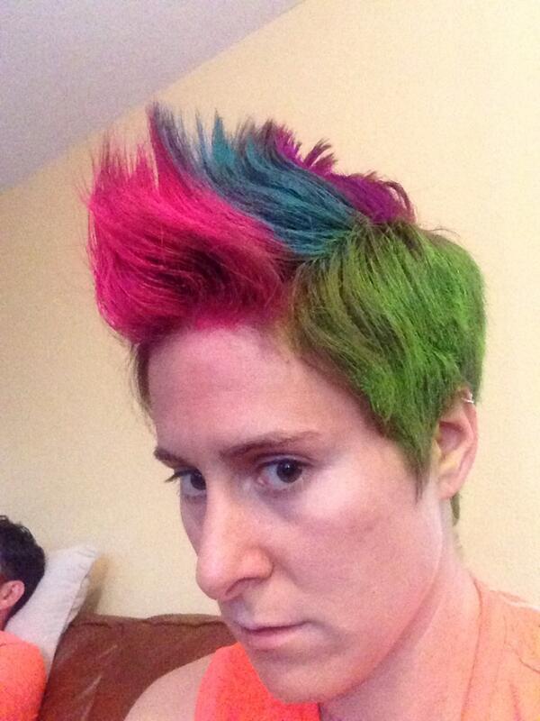 colddeckedagain's tweet photo. "@VanessaSelbst: Testing out new hairstyles for the 50k and/or One Drop. What do you guys think? http://t.co/MWmuCAmlJc" #threwup