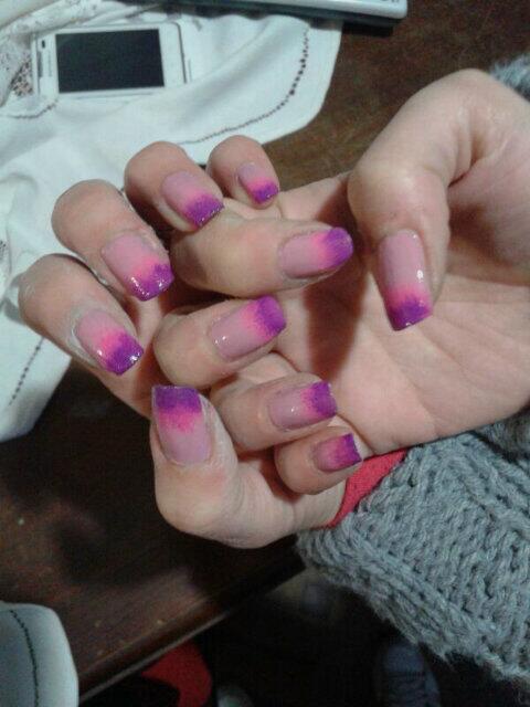 MakeupRoma's tweet photo. Esmaltado en degrade! #LoveNails http://t.co/F87LpDDllL