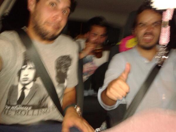 Escdlacalle's tweet photo. De vuelta de la grandisima actuacion de esencia de la calle en barrios lejano!!!buenaaaa seńoreees!!! http://t.co/Yqqbdj9ToN