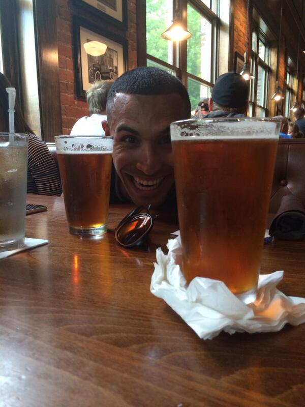 apupandapint's tweet photo. @ALdeezie LIVE TWEET THAT SHIT!!! Come at me bro!! @JHernTxSt http://t.co/JqqtiLtdvW