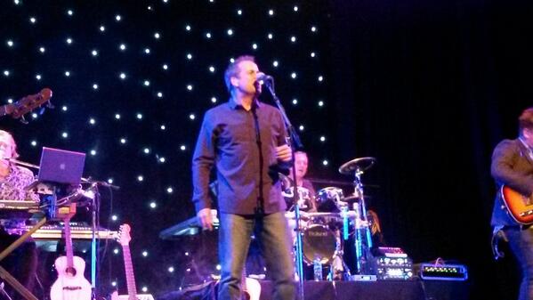 ckiefer1233's tweet photo. @TheHarlington @gordymarshall @UK_Reflections @mickwilsonmusic what a fab eve,let's all do it again some time xx http://t.co/1X3Tqdaxi4