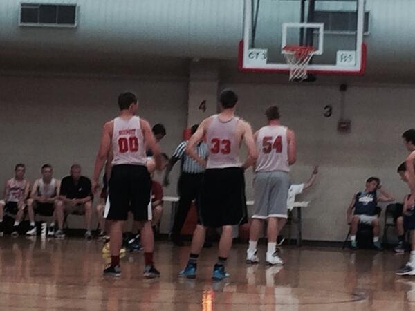 hawk44ever's tweet photo. @TannerSchmitFan being a good teammate and sharing his knowledge of the game with his younger brother http://t.co/WbEwoeeQU6
