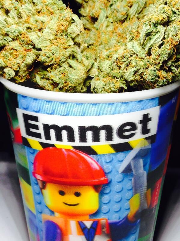 bonggirly's tweet image. Firefly genetics has the best medicine in washington #weedmaps