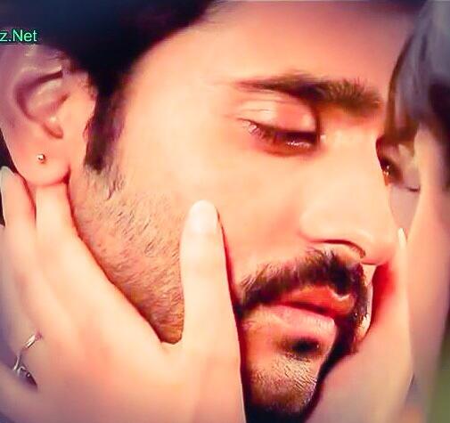 livingddreamx's tweet photo. #parud icons 5 @Rangrasiya_ @RangrasiyaFans @ravics3112 @032pierce @ayshaomar6 @Simikaur22 @ColorsTV http://t.co/uEDPAJwTpC