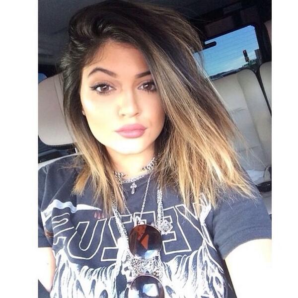 therealkylizzle's tweet photo. While ago 💋💋 http://t.co/ExjpuXgWp5