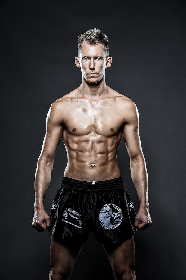 GLORY_WS's tweet photo. Your Featherweight Contender, #Canada's Gabriel @VargaBros! Congrats Gabe! #GLORY17 http://t.co/mkTn9f5P1c