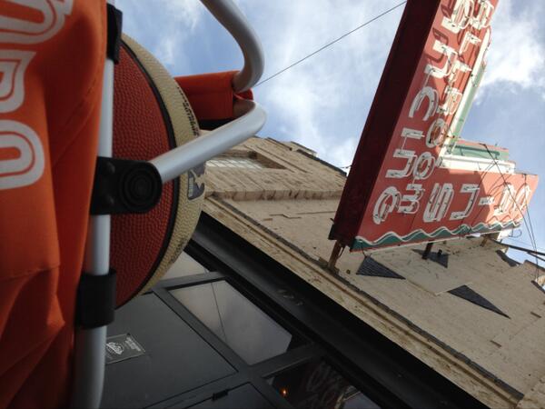 TulsaShock's tweet photo. #SummerHoopsSweeps at @CainsBallroom! #ShockTheSummer http://t.co/aLgcZBl2JU