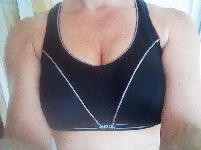 So annoyed at having to work yesterday am punishing myself by bouncing these bad boys along the pavement<a href="/tag/femdom"class="tags"><span>#femdom</span></a><a href="/tag/cp"class="tags"><span>#cp</span></a>