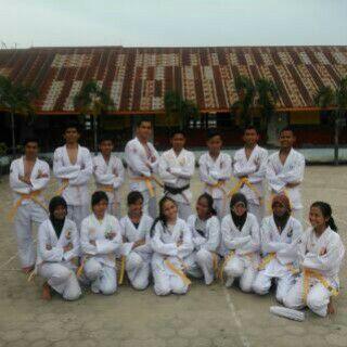 rizamardi's tweet photo. Silat walet puti♥💋 http://t.co/kqgAHSpiXP