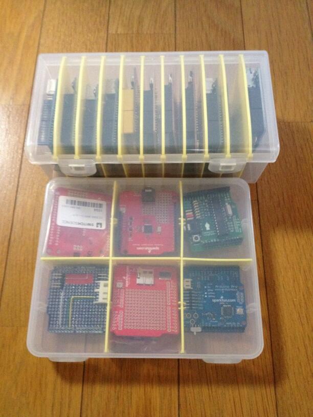 まりす Maris Annの中の人 100円ショップのケース活用事例 名刺ケースにarduino Unoや互換機 平たいケースにarduino用シールド 拡張基板 を収納 Http T Co Cckv5rrmcy Twitter