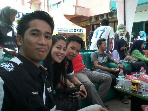 Hahahah, menyempat lagi, Pak Alie ketutupi <a href="/BEMSTMIK_ID/">BEM STMIK INDONESIA</a>