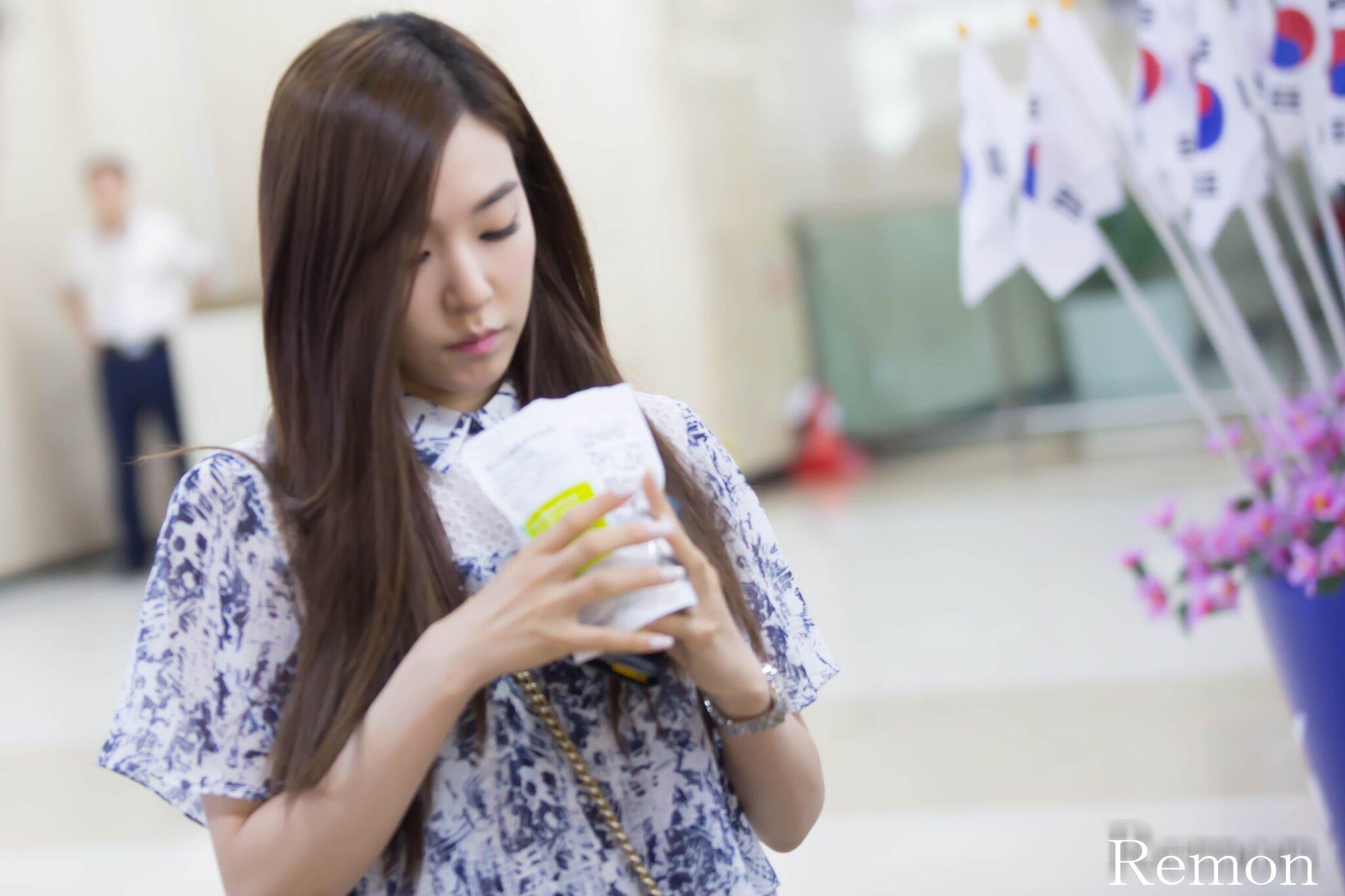 BqtXdWvCIAAH-dX.jpg:large