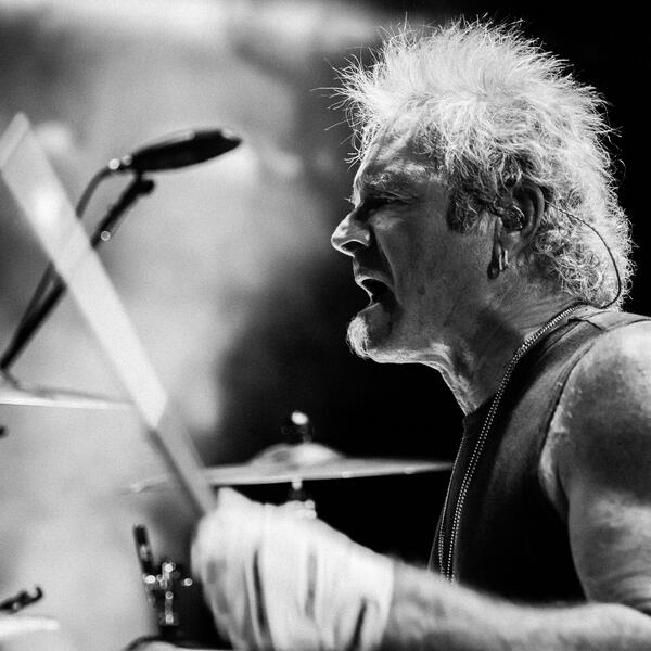 Aerosmith's tweet photo. HAPPY BIRTHDAY, @joeykramer! RETWEET to wish Joey all the best for the year ahead! http://t.co/yOXI0C2rh2