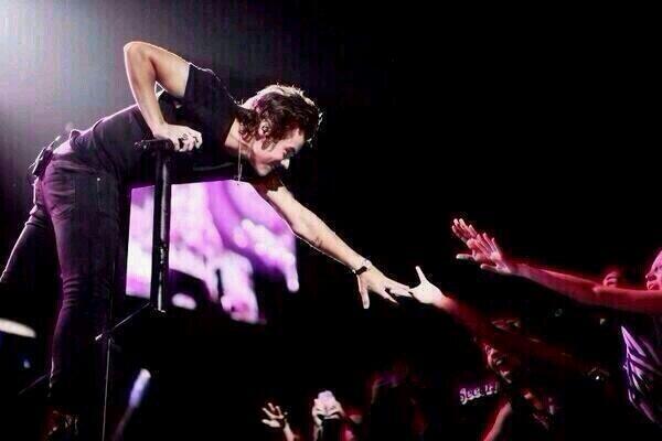 oned_loveone's tweet photo. みんなcome oooon
たくさんのDirさんへ
#boysから幸せ貰ってる人RT　#1D愛してる人RT　#1D
#かっこいいと思う人RT
https://t.co/RJEilliYFn