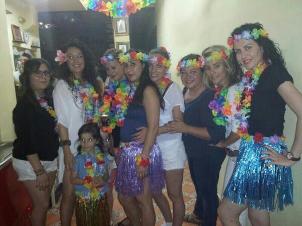 FallaFiliberto's tweet image. Alohaaaa.....  Nuestras xicas hawaianas